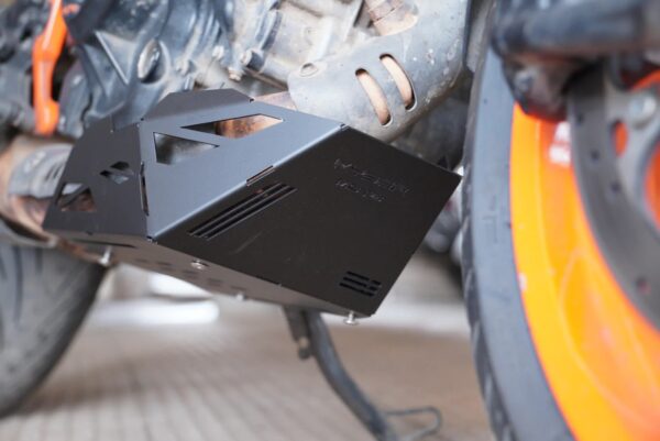 Kybermoto Rouge Bash plate Black powdercoat For Duke 390 -Gen 3 - Image 2